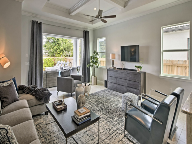 Naples Luxury Close to Vanderbilt Beach